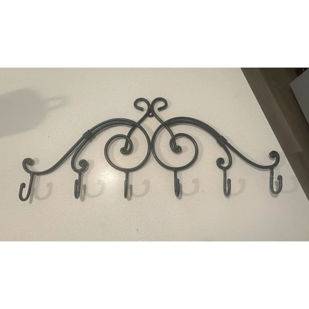 6 hook hanging rack
